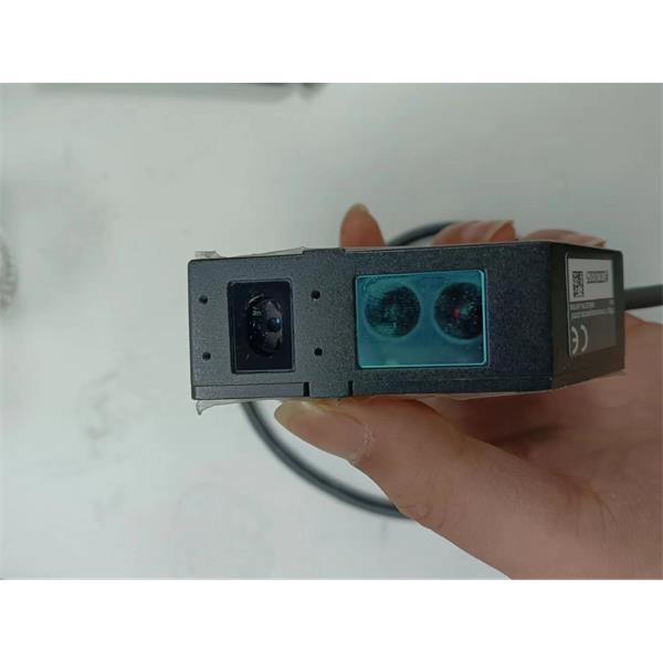 KEYENCE基恩士LK-G3000系列高速高精度CCD激光位移傳感器感測頭LK-G15